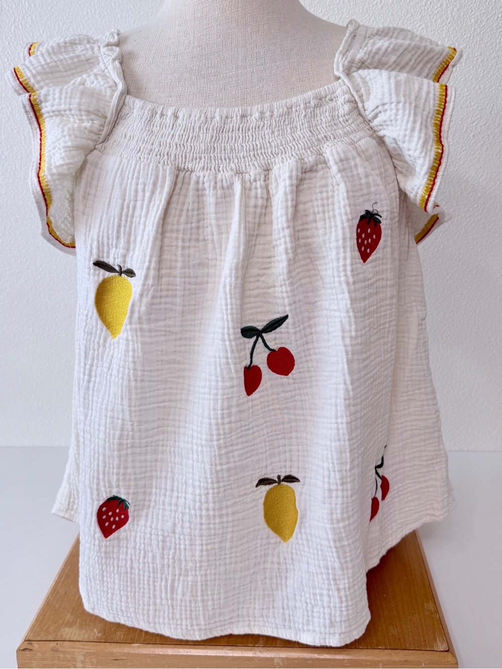 Sweet Treasures Fruit Embroidered Gauze Top Cottagecore Flutter Sleeve Medium